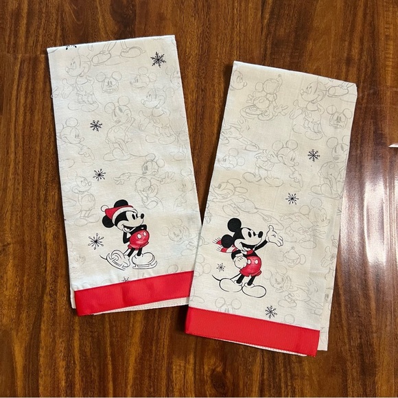 Pottery Barn Disney Mickey Mouse Holiday Guest Hand Towel Set of 2 - Picture 2 of 6